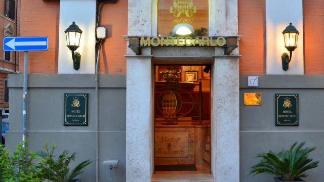 hotel-montecarlo-roma-ingresso-3