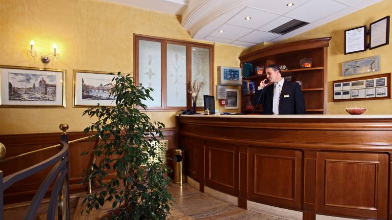 hotel-montecarlo-roma-hall--8--copia